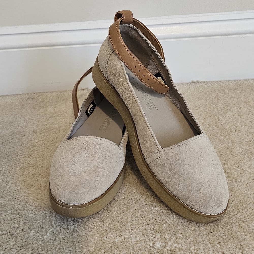 Women's Cream and Tan Flats
